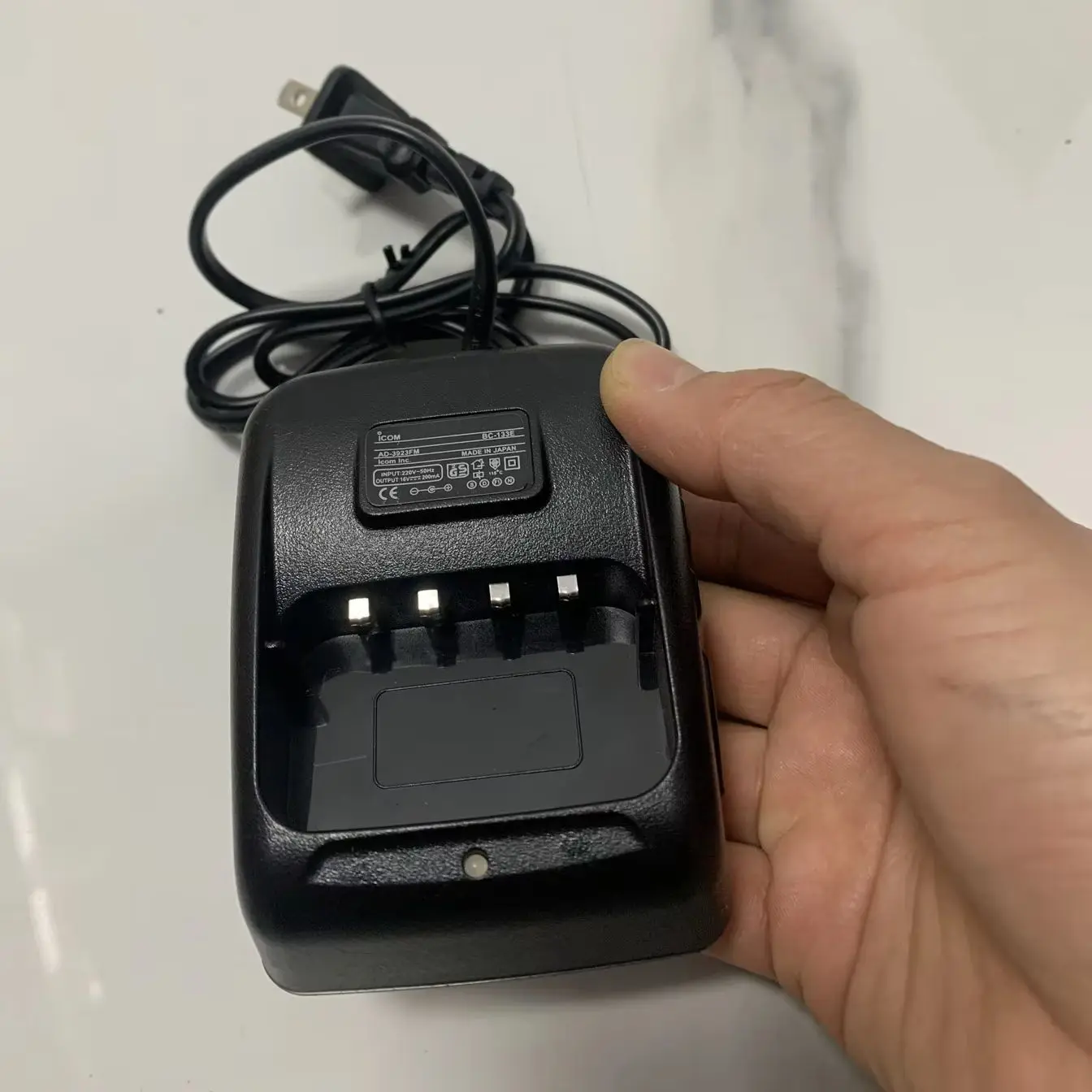 High-Capacity BP-810 Walkie Talkie Lithium Battery with Desktop Charger Base - Compatible with ICOM IC-V85 V83 V87 V89 & 2288 Radio - Image 5